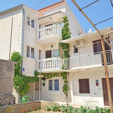 Apartments Jurica Примоштен Экстерьер фото