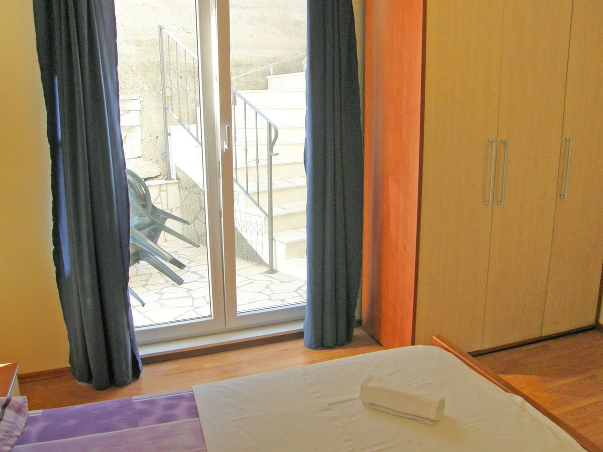 Apartments Jurica Примоштен Экстерьер фото
