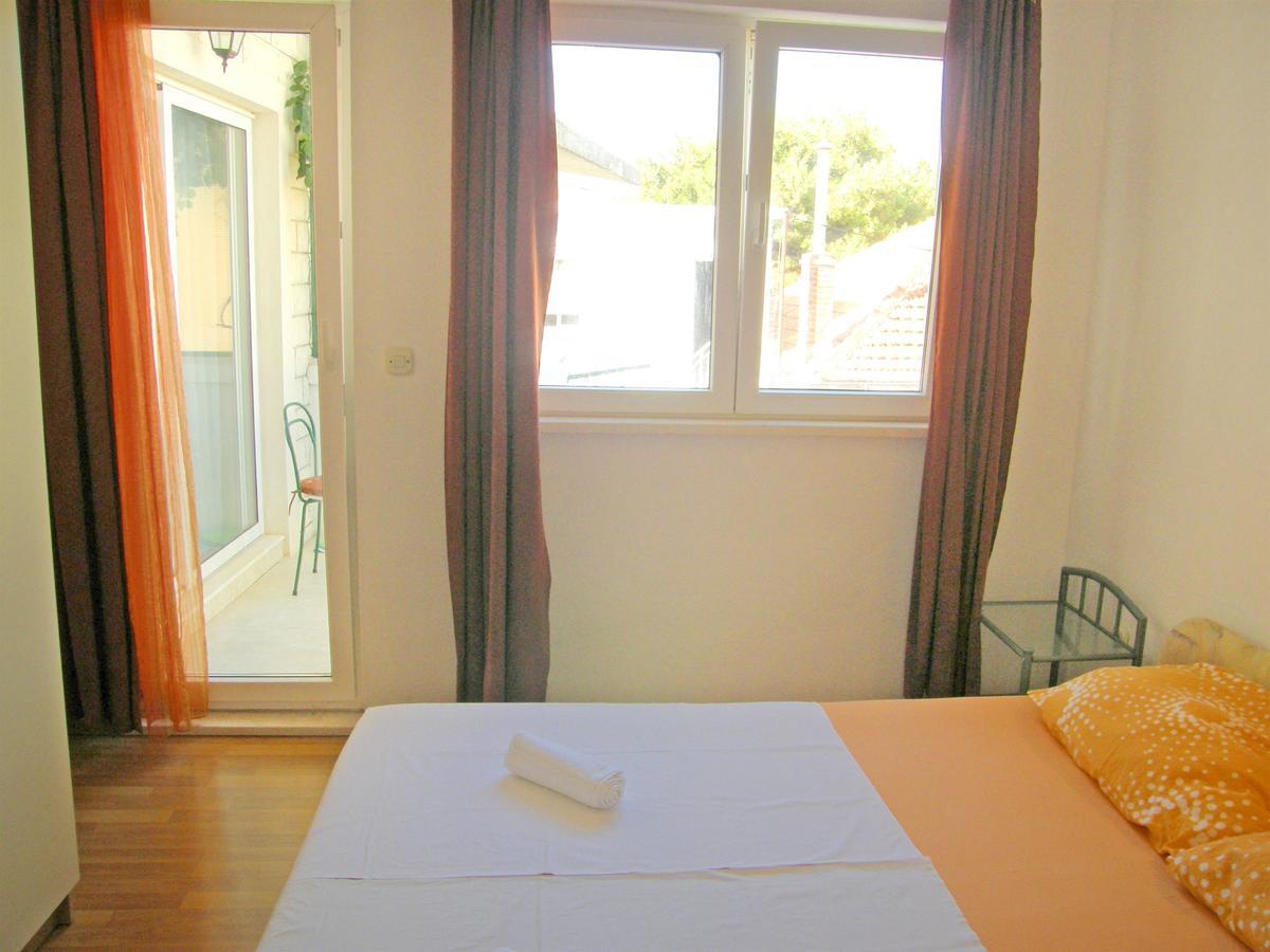 Apartments Jurica Примоштен Экстерьер фото