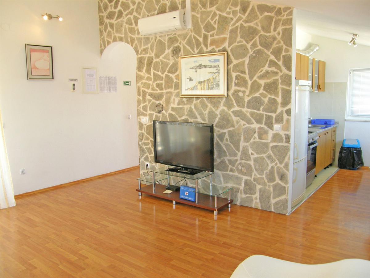 Apartments Jurica Примоштен Экстерьер фото